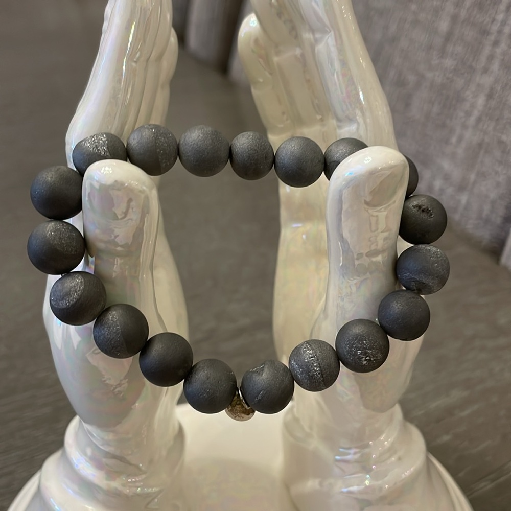 J&J Granite gray like beaded stretch bracelett